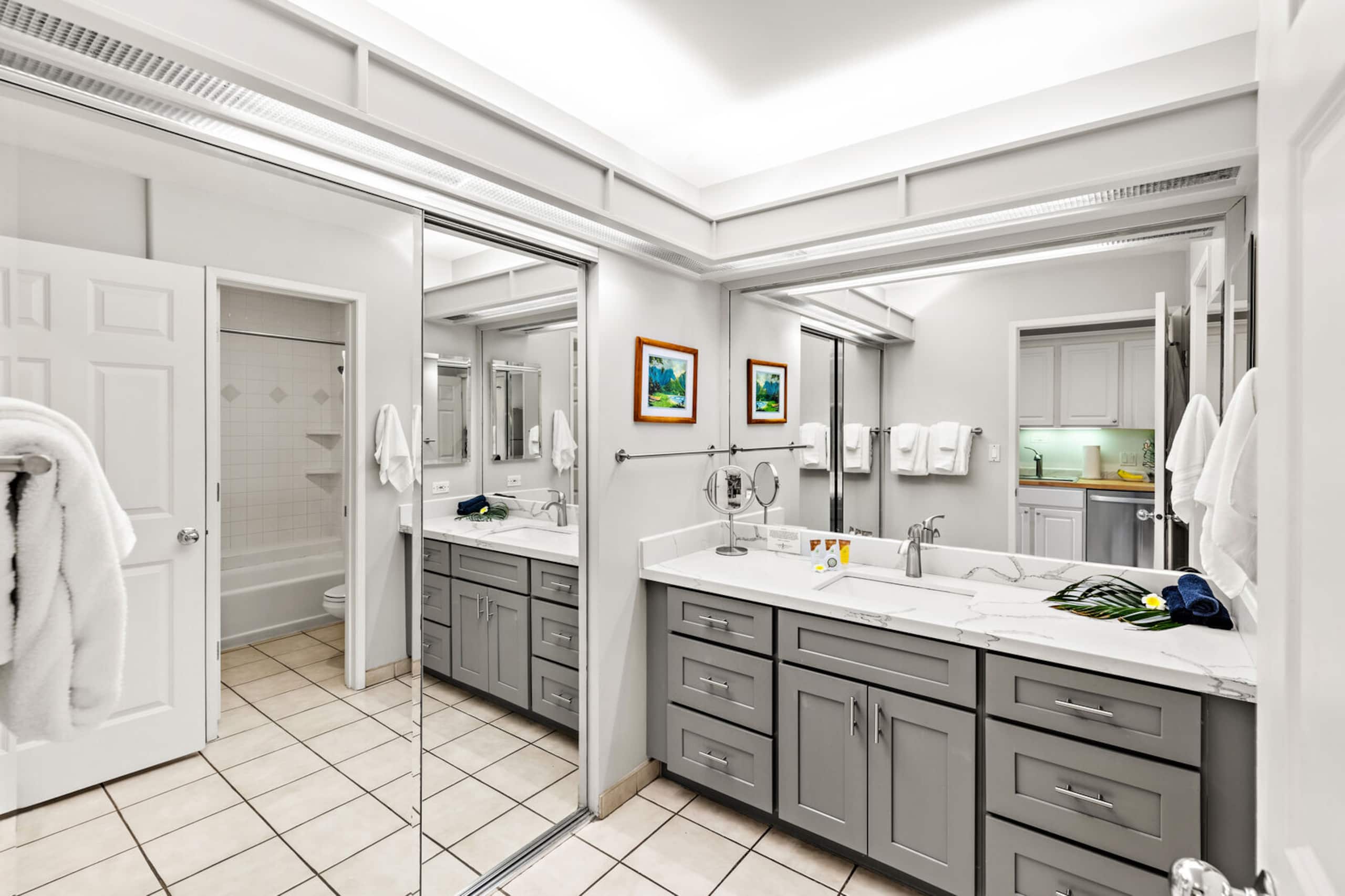 Condo in Lahaina · ★4.71 · 1 bedroom · 2 beds · 1 private bath - Image 18