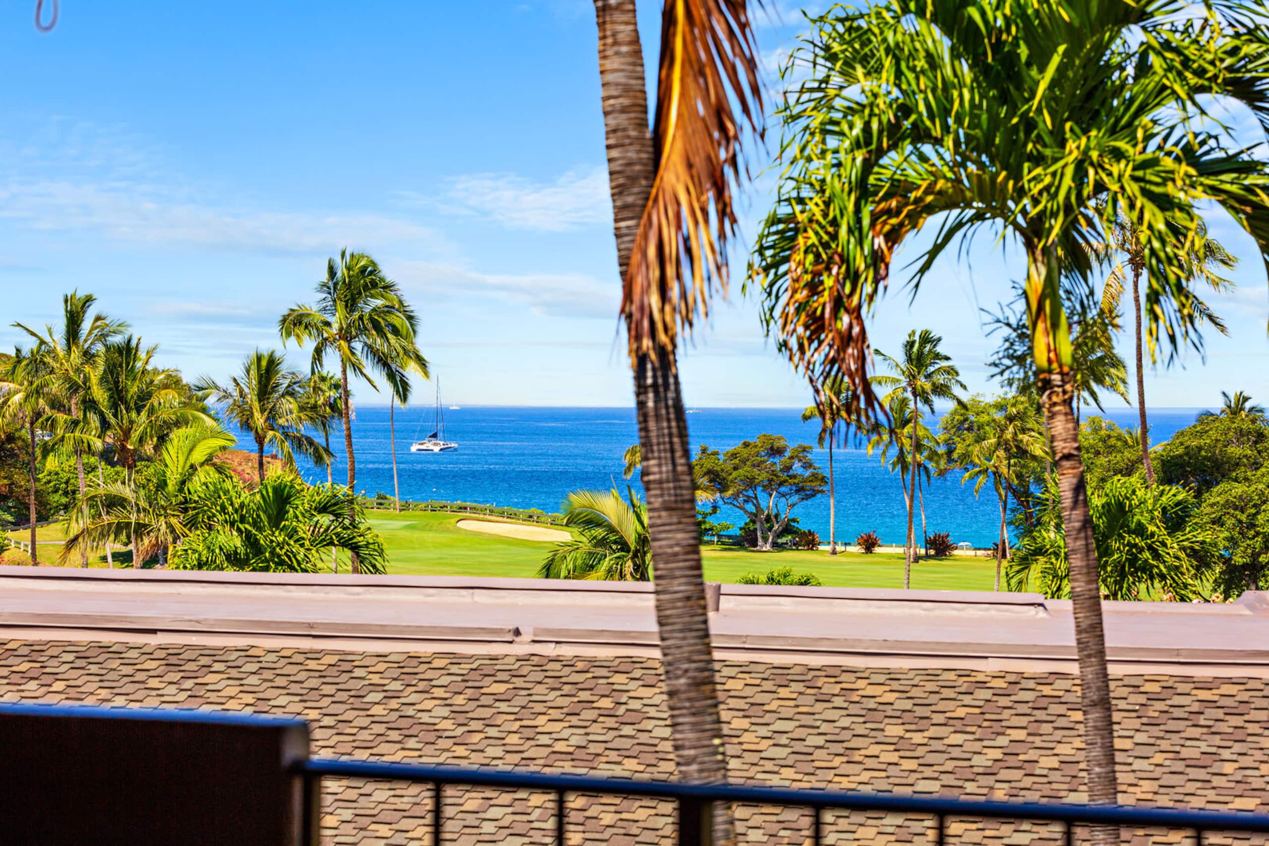 Condo in Lahaina · ★4.71 · 1 bedroom · 2 beds · 1 private bath - Image 2