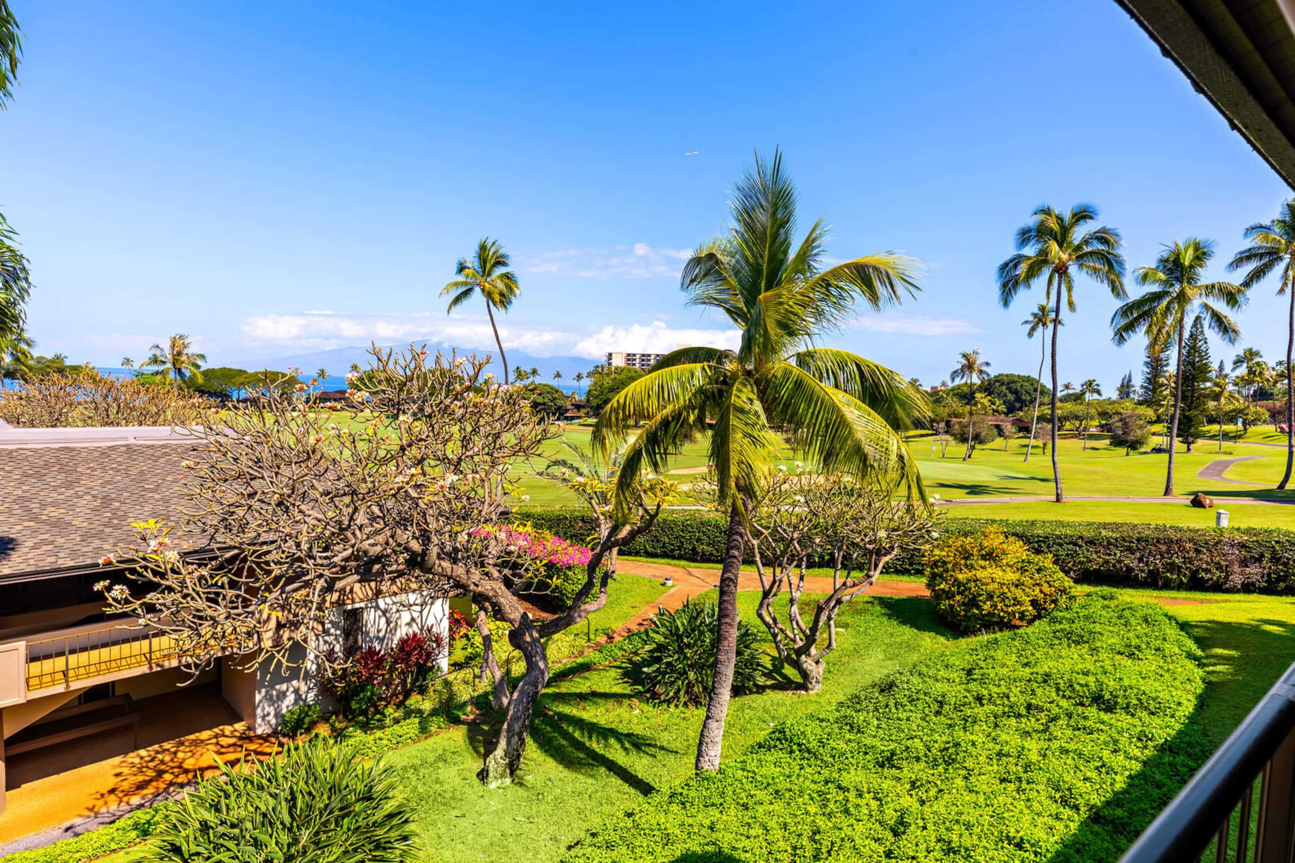 Condo in Lahaina · ★4.71 · 1 bedroom · 2 beds · 1 private bath - Image 27