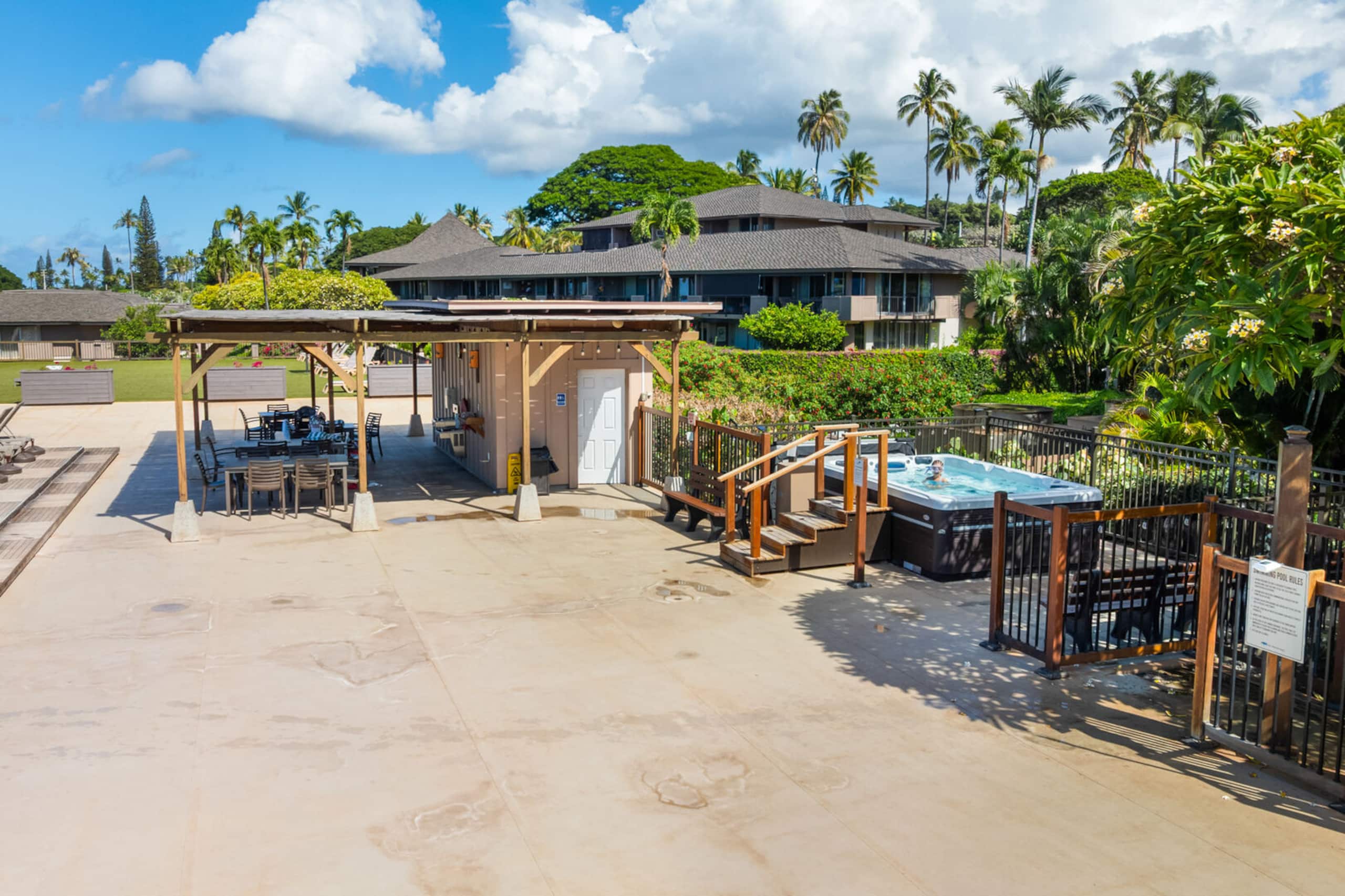 Condo in Lahaina · ★4.71 · 1 bedroom · 2 beds · 1 private bath - Image 47
