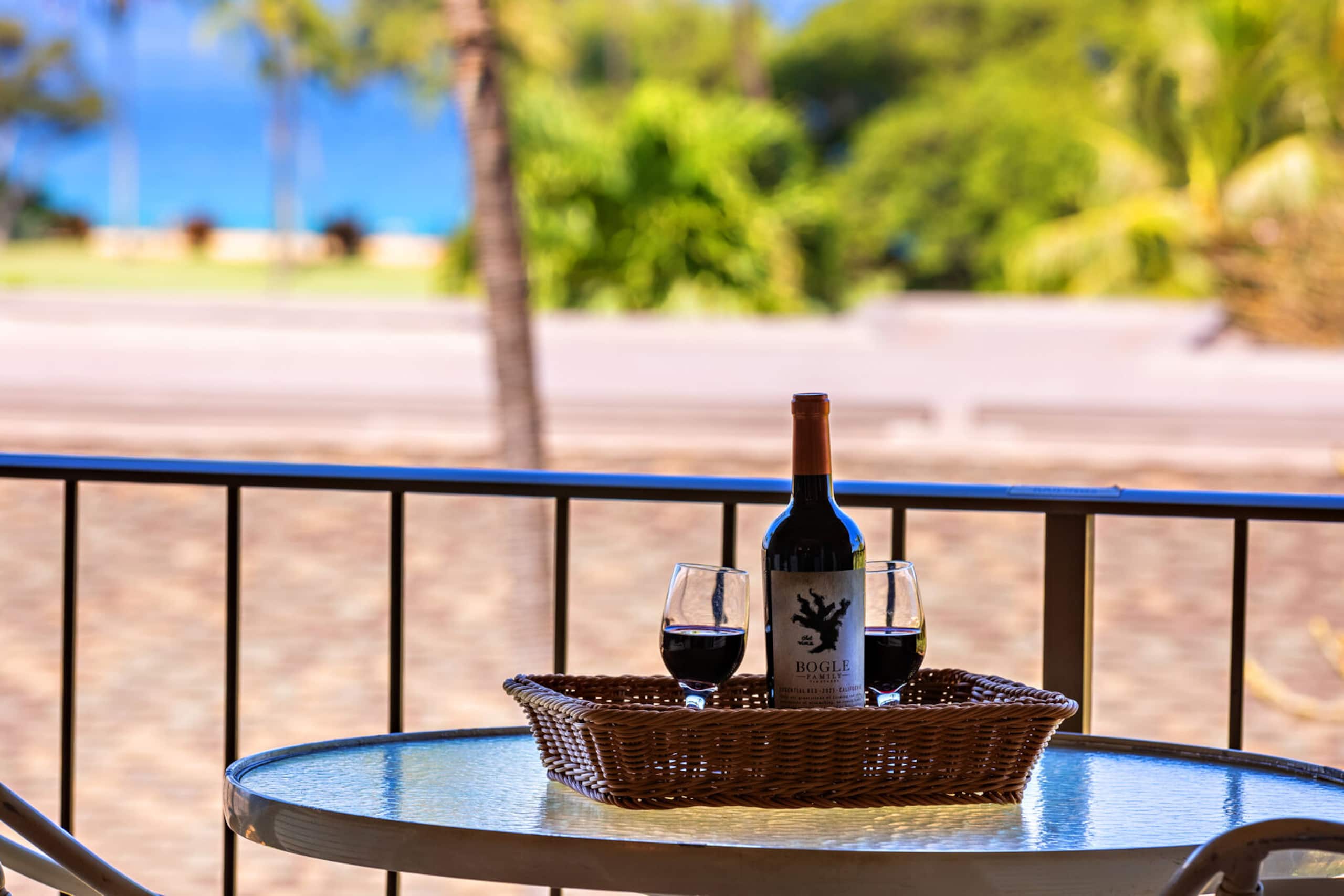 Condo in Lahaina · ★4.71 · 1 bedroom · 2 beds · 1 private bath - Image 26