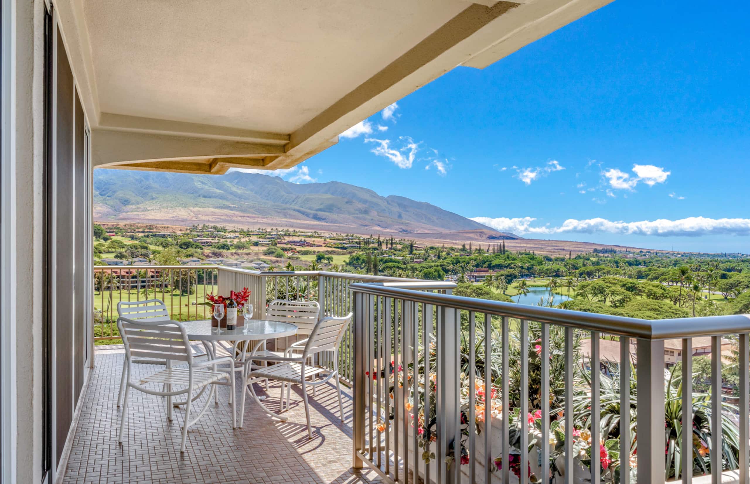 Condo in Lahaina · ★4.87 · 2 bedrooms · 3 beds · 2 baths - Image 7