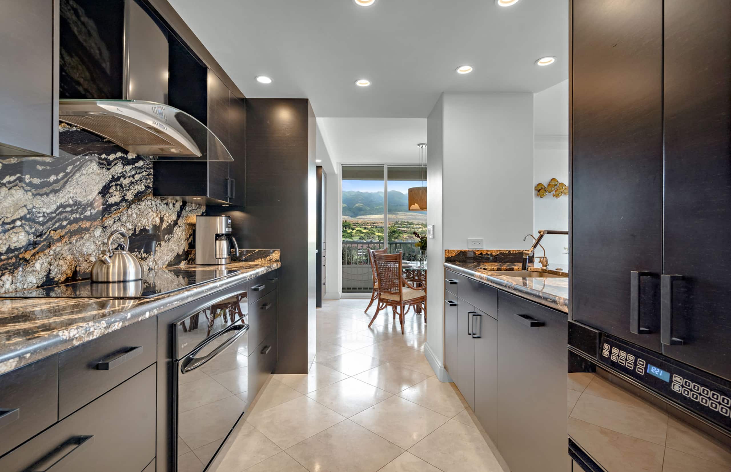Condo in Lahaina · ★4.87 · 2 bedrooms · 3 beds · 2 baths - Image 20