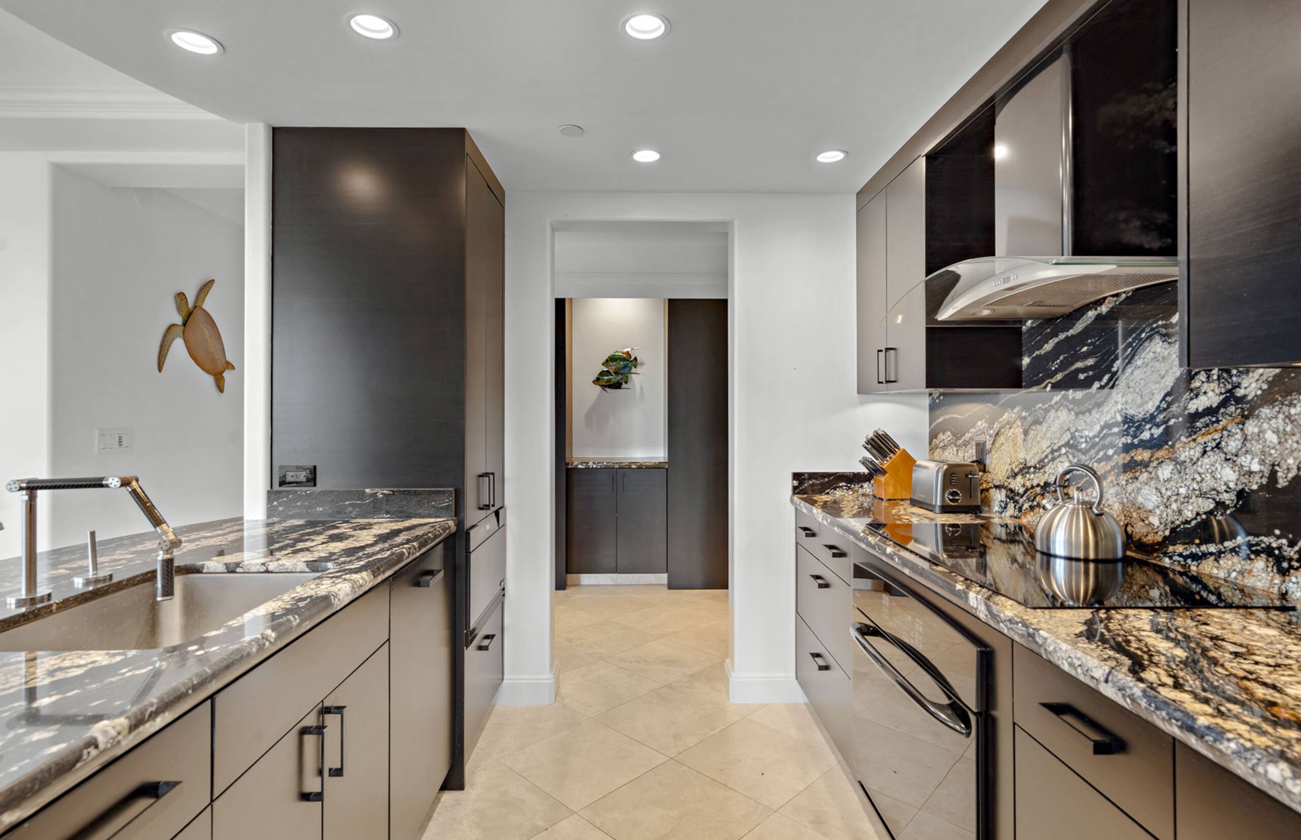 Condo in Lahaina · ★4.87 · 2 bedrooms · 3 beds · 2 baths - Image 6