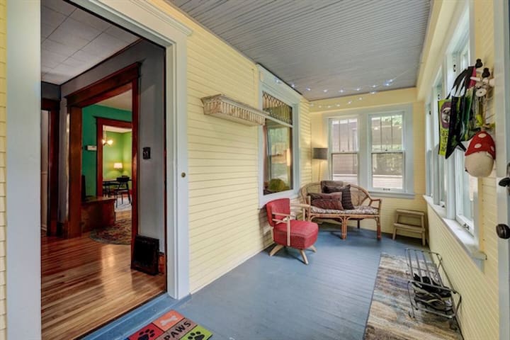 Raspberry Rentals managed Airbnb listing 2