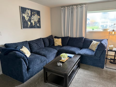 Successful Airbnb property: Waterfront 2BR w/Hot Tub | Sleeps 6 in Fairbanks