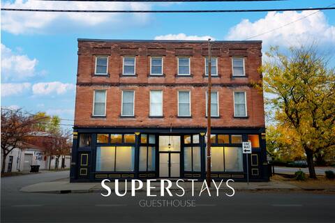 Sleep42 21Beds 15BR 10BA  Super Stays Guesthouse
