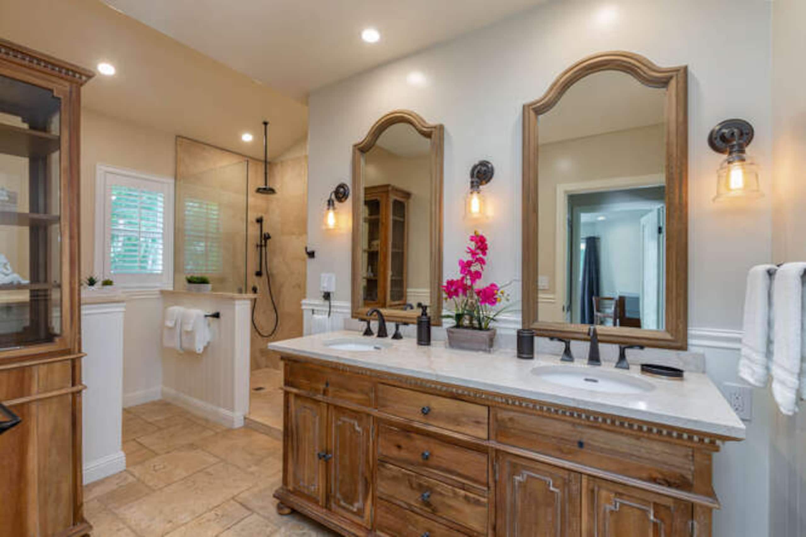 Condo in Princeville · ★4.99 · 2 bedrooms · 2 beds · 2 baths - Image 16