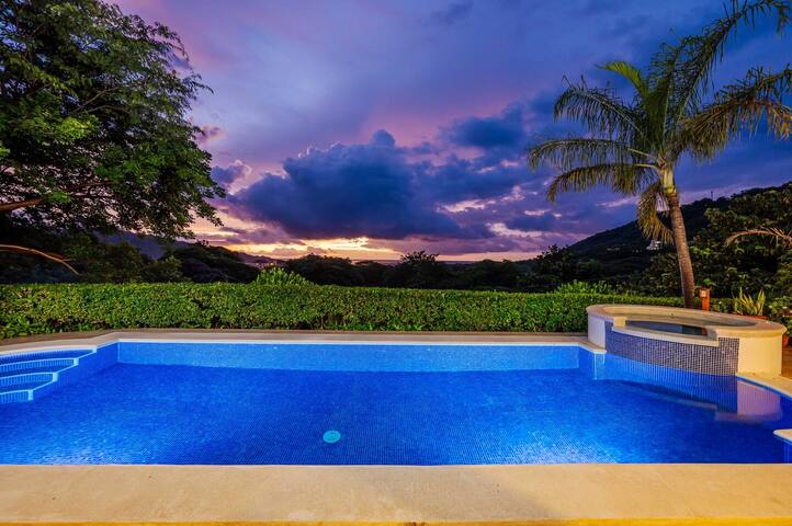 Nube Nueve • 5BR Villa w/ Pool & Ocean Views
