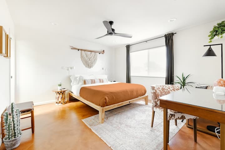Saguaro Suite: Cal King comfort meets desert charm.