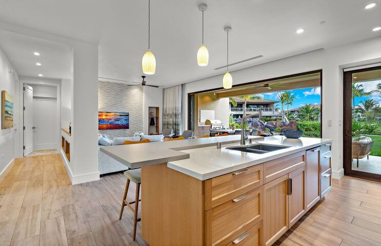 Maui Resort Rentals: Luana Garden Villas 16B gallery image 2