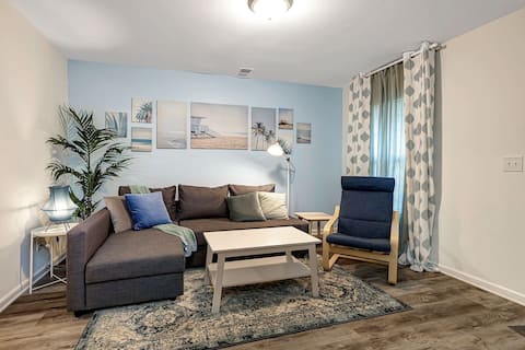 Popular Airbnb listing: Center of it all near Airport, Uptown, VA Medical! in Ponderosa / Wingate
