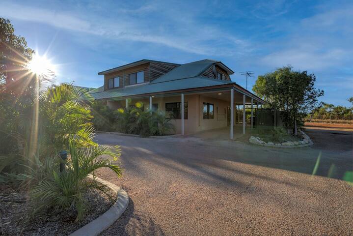 Ocean Breeze – 3 bedroom, 2 bathroom villa