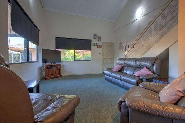 Ocean Breeze – 3 bedroom, 2 bathroom villa gallery image 3