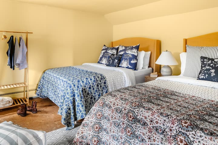 Yellow Room. Two queen beds. Upstairs. Desk.