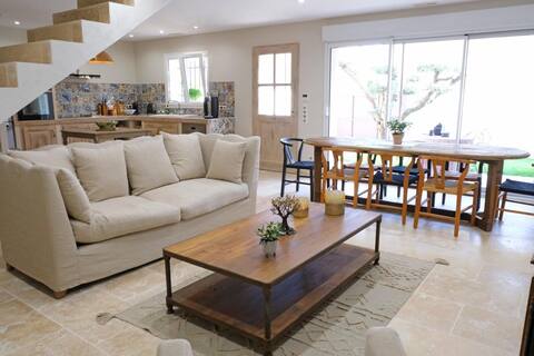 Vacation rental house with pool Aureille Ls1-386