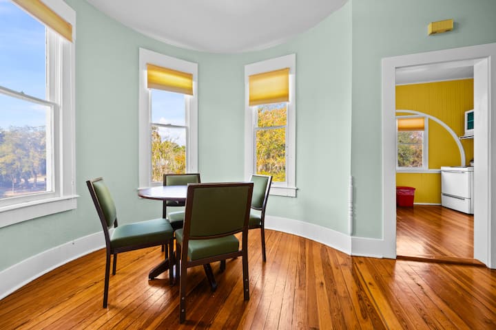Beautiful, Historic 1 Br Apartment- Walk Downtown - Gainesville, FL