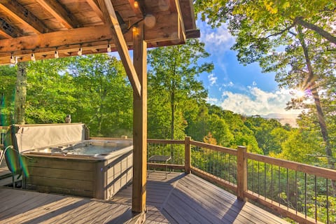 Couples’ Treehouse Retreat w/ Hot Tub & Views