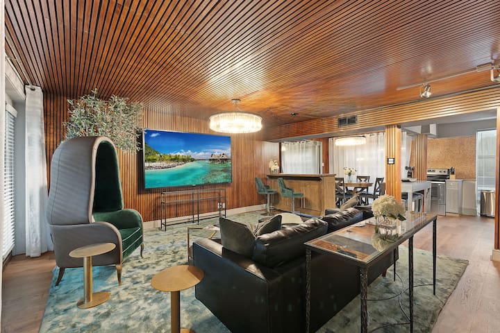 Upscale Dallas Condo · Pool, Sauna & Cold Plunge