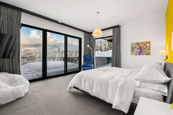 Master Bedroom 2 (big bathroom with walk in shower connected)