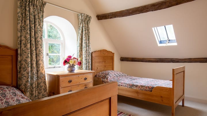 Dormitorio cinco, casa de campo con guía en el templo, Bolthole Retreats