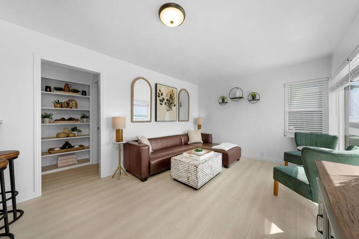 The Ocean Front Lime w/ Beach Access gallery image 2