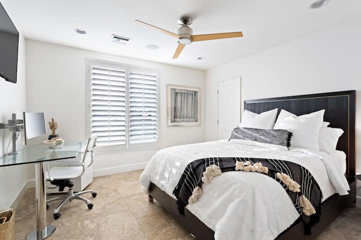 ห้องนอนที่สอง (Second Bedroom) 