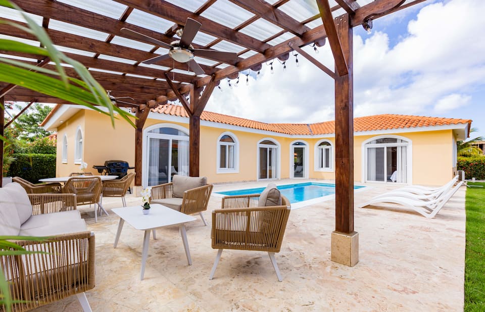 Premium Villa with Private Pool and Barbecue — photo 1