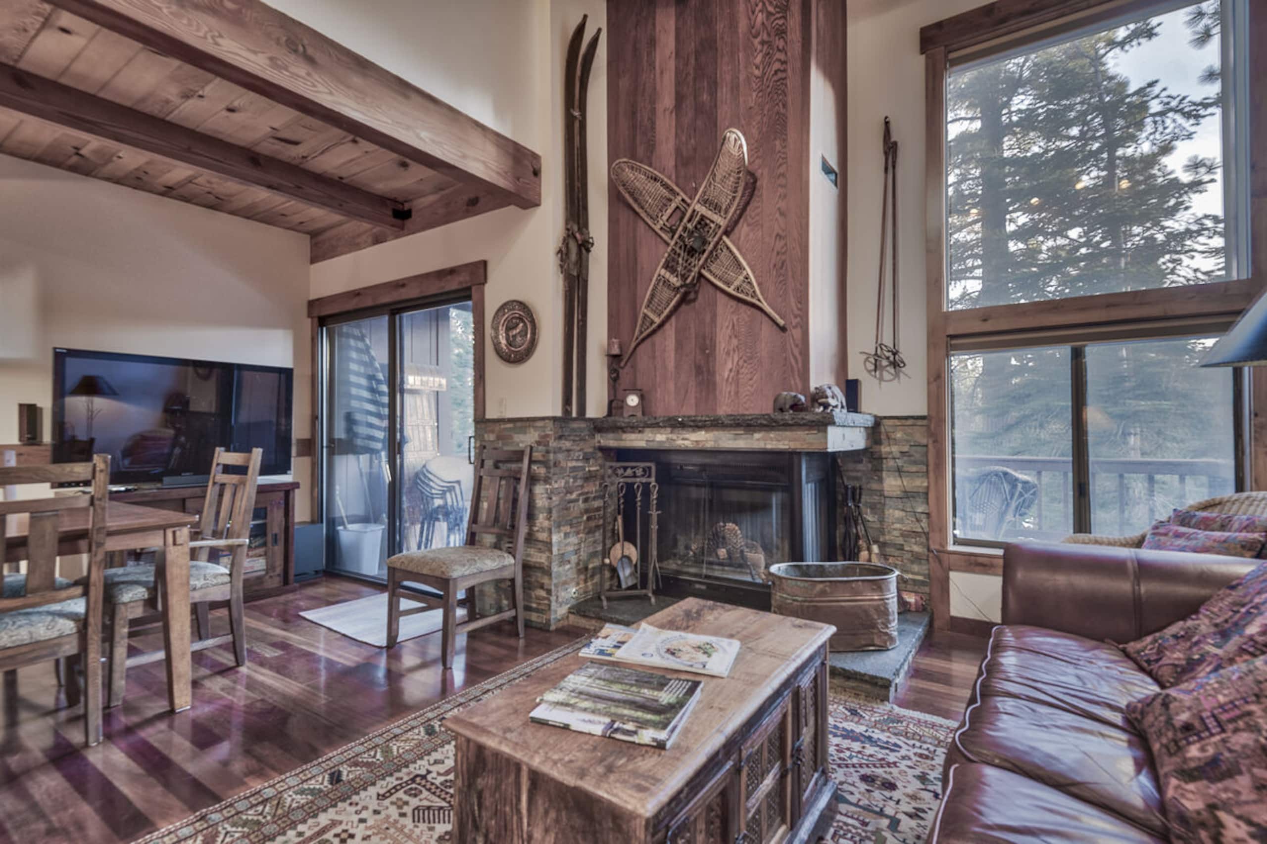 Luxury Lakefront Townhome in Northshore - Photo 10