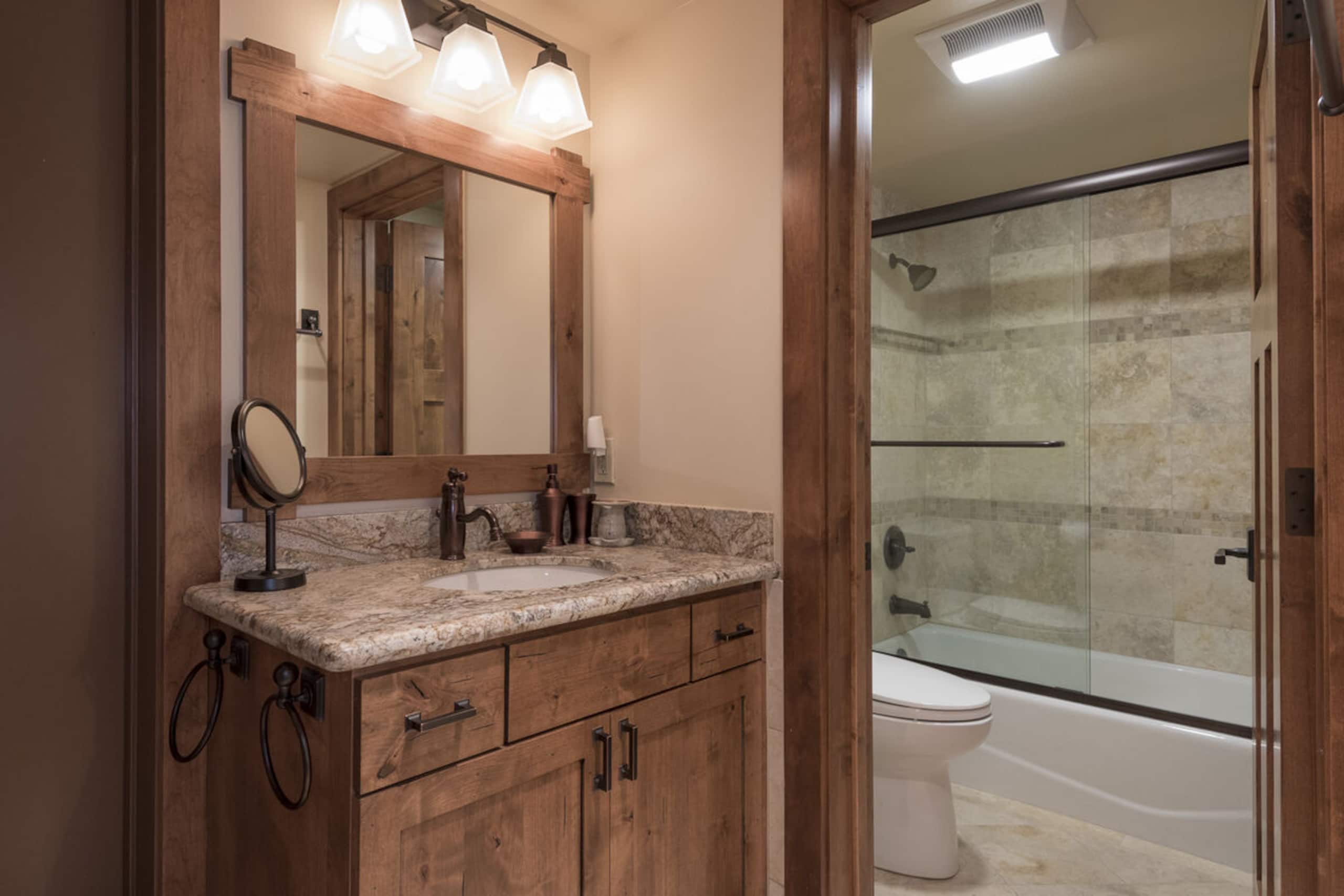 Luxury Lakefront Townhome in Northshore - Photo 20