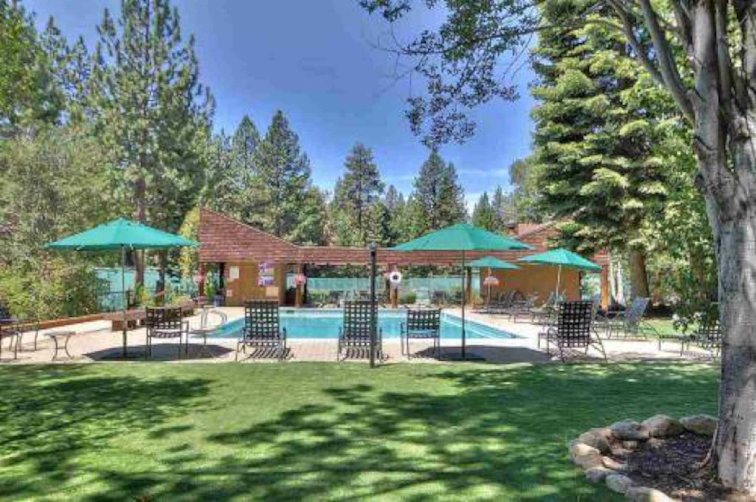 Luxury Lakefront Townhome in Northshore - Photo 24