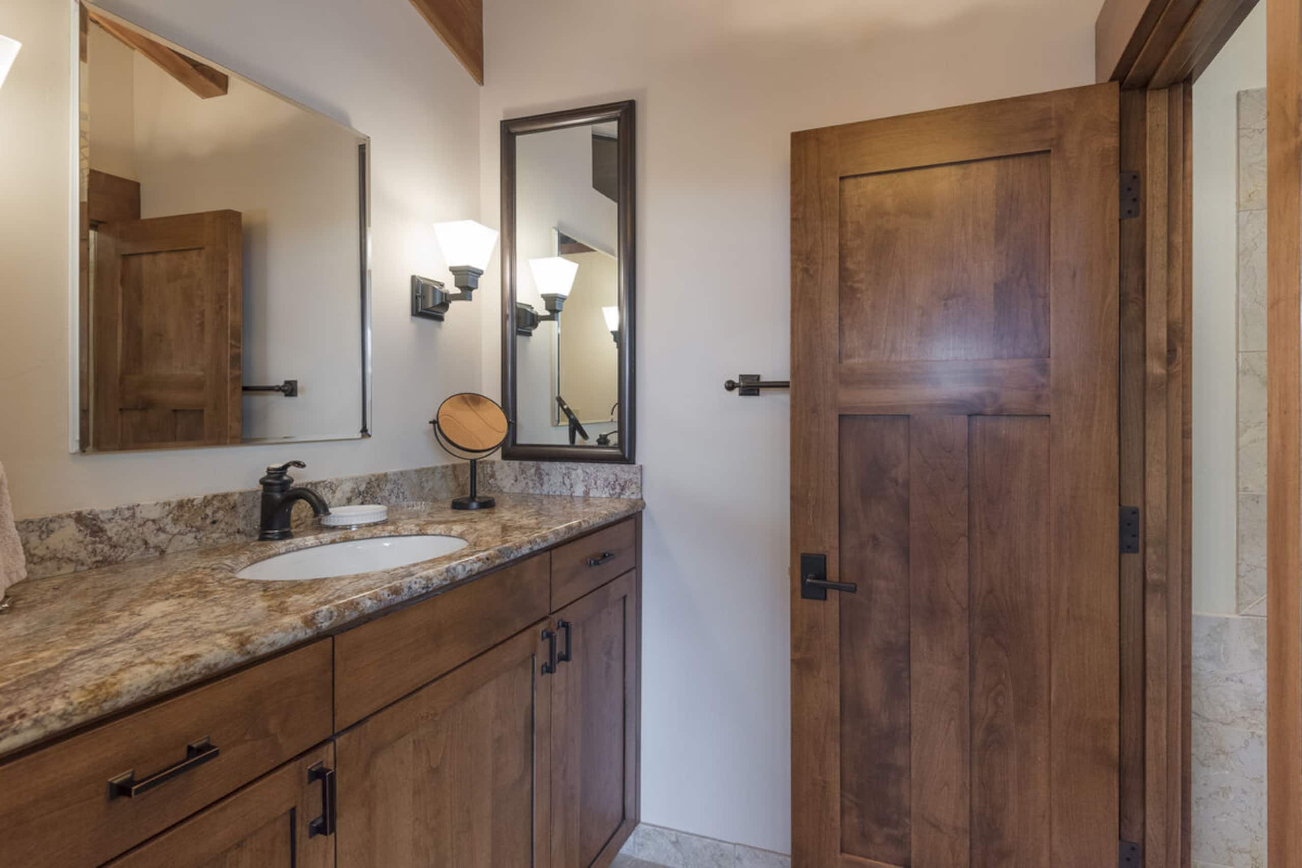 Luxury Lakefront Townhome in Northshore - Photo 18