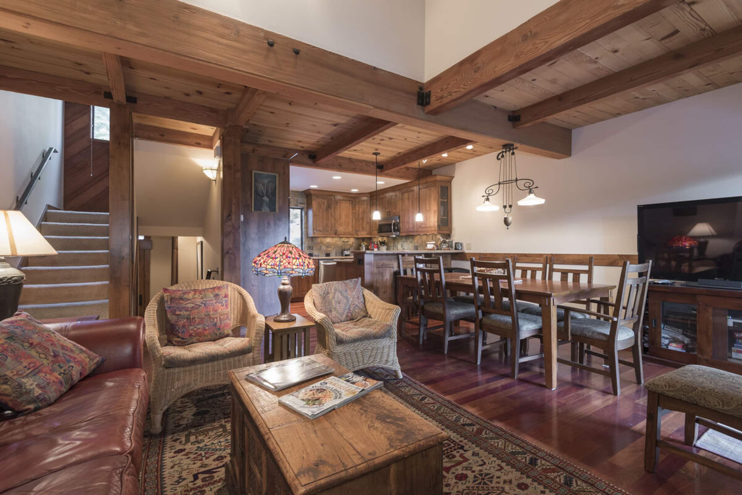 Luxury Lakefront Townhome in Northshore - Main photo