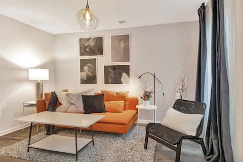 Top Airbnb: City Life Close to CLT Airport and Everything! in Ponderosa / Wingate