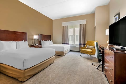 Florida Getaway! FREE Breakfast and Parking