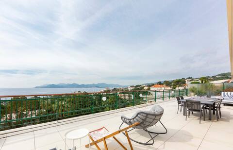 Luxury penthouse breathtaking sea view 200m2