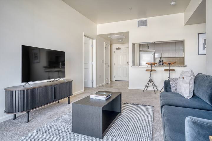 Blueground | Palo Alto, a/c, pool, walkable area gallery image 3