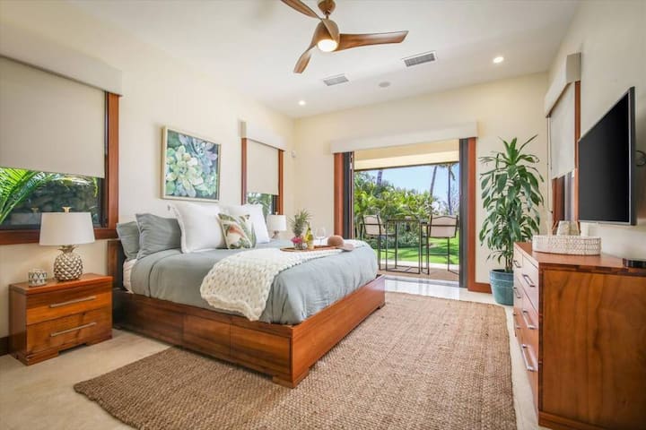Mauka Master Bedroom With Private Entry to Lanai