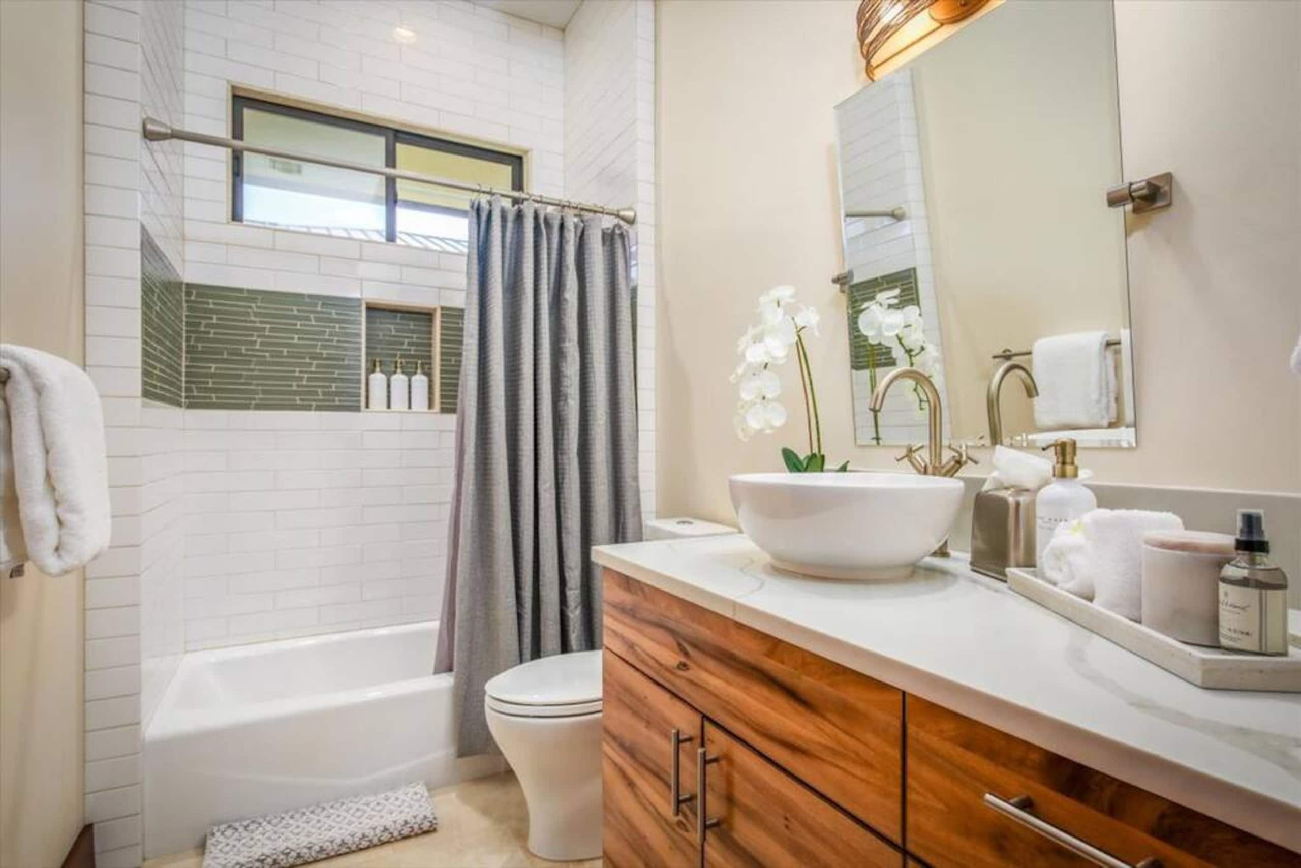 Home in Waikoloa Village · ★5.0 · 4 bedrooms · 5 beds · 4 baths - Photo 27