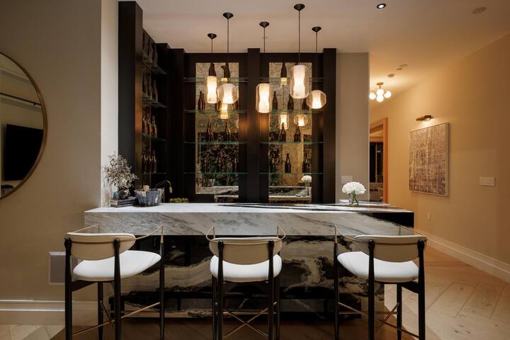 Stylish Beverly Grove Villa with Poolside Escape gallery image 4