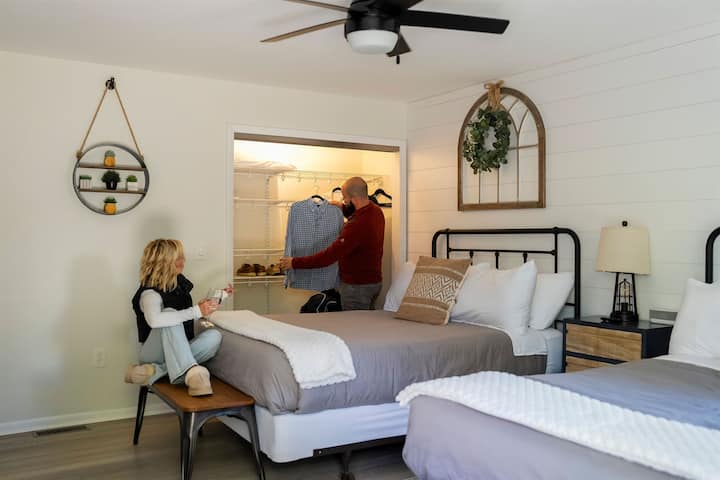 เลือกเสื้อที่สมบูรณ์แบบสำหรับการสำรวจในคืนนั้น!