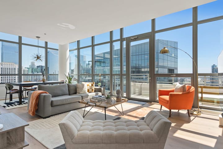 Penthouse Escape + Vibrant West Loop Access