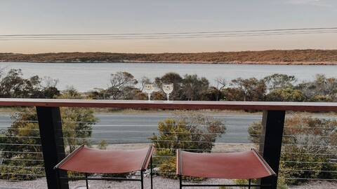 Dusk Is A Beautifully Renovated Beach House With E