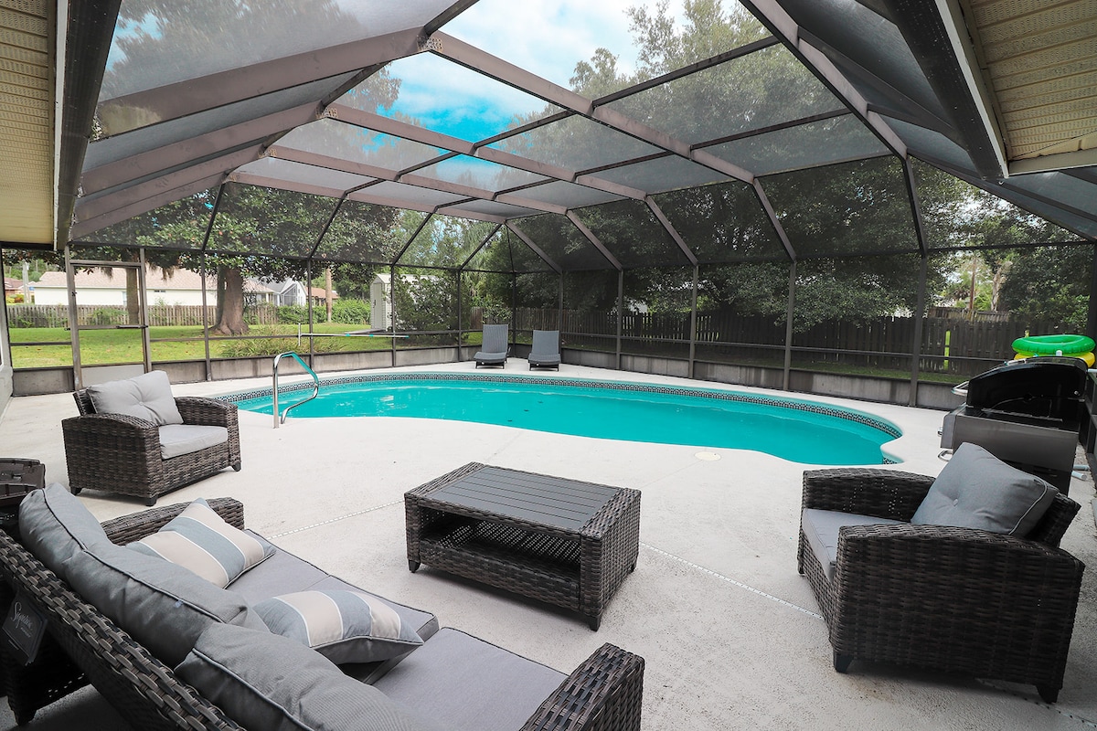 Large Heated Pool Home - Palm Coast