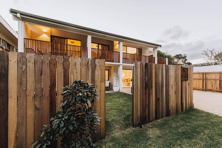 The Entire House – Lou and Lewie’s