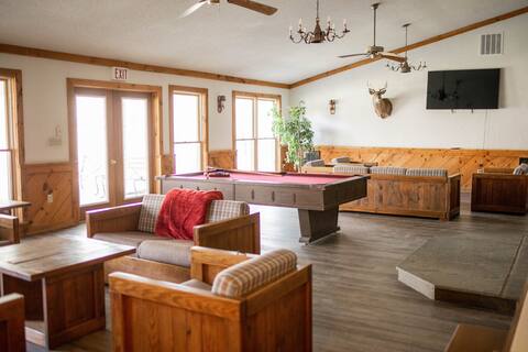 Beautiful Hartman Lodge