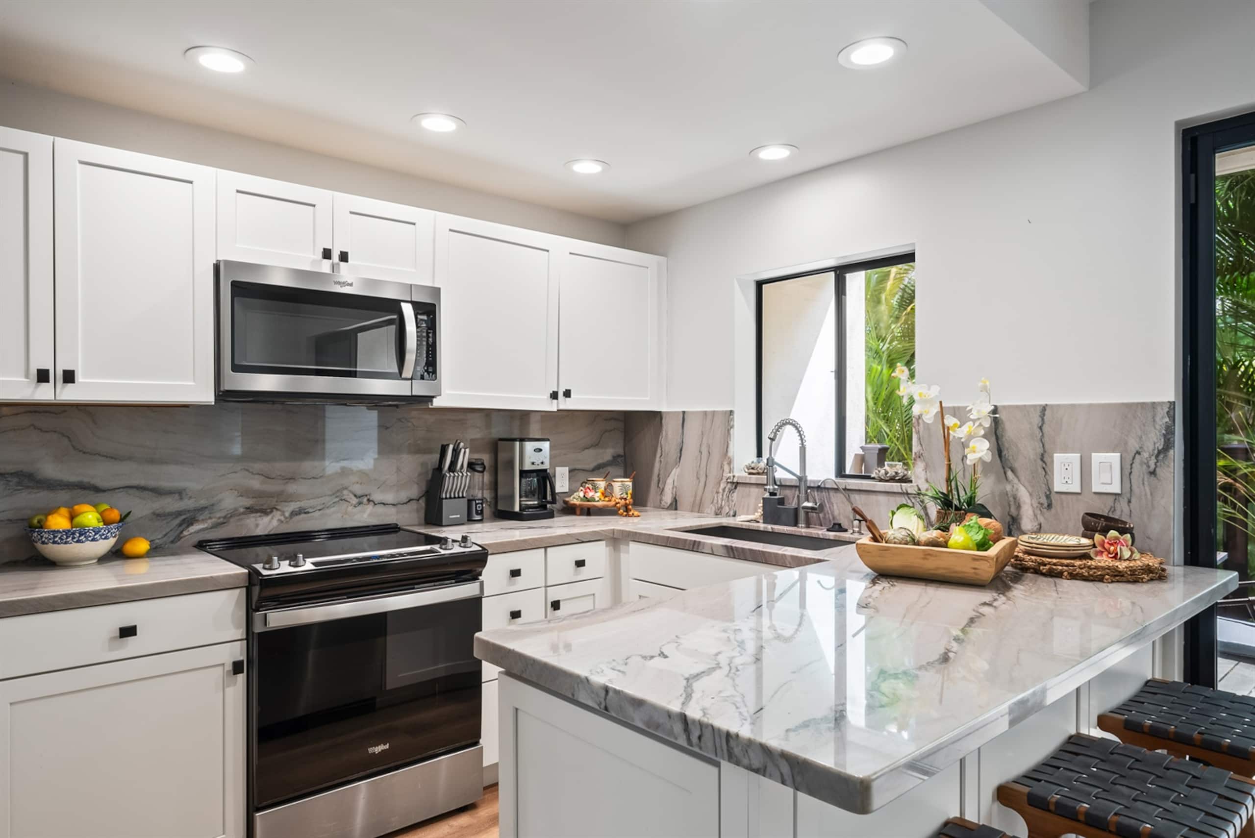 Townhouse in Lahaina · ★4.57 · 3 bedrooms · 5 beds · 2.5 private baths - Image 32
