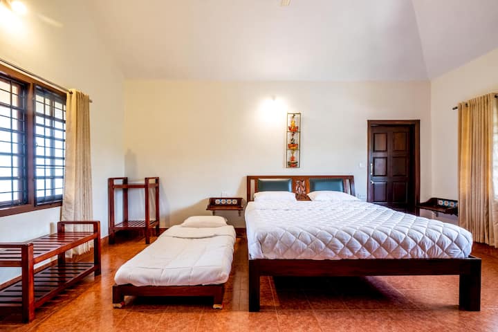 Დატკბით სრული კომფორტით ბონუს პატარა საწოლის ჩართვით.