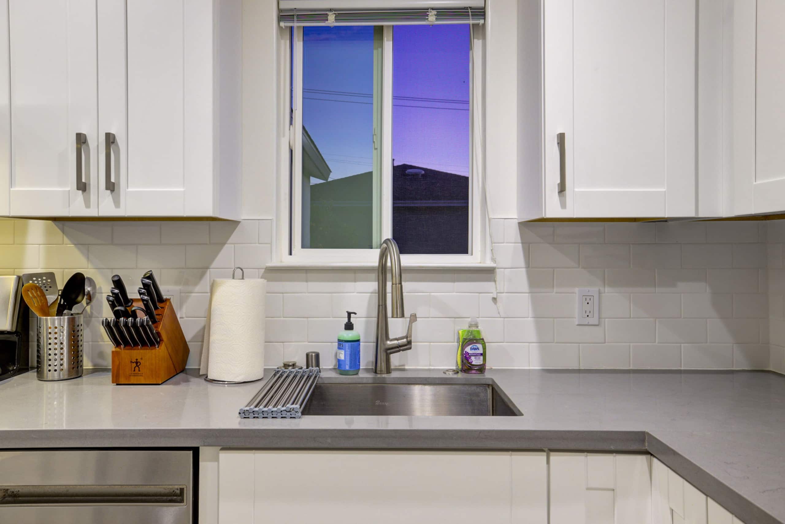 Home in South San Francisco · ★4.74 · 2 bedrooms · 2 beds · 1 private bath - Image 3
