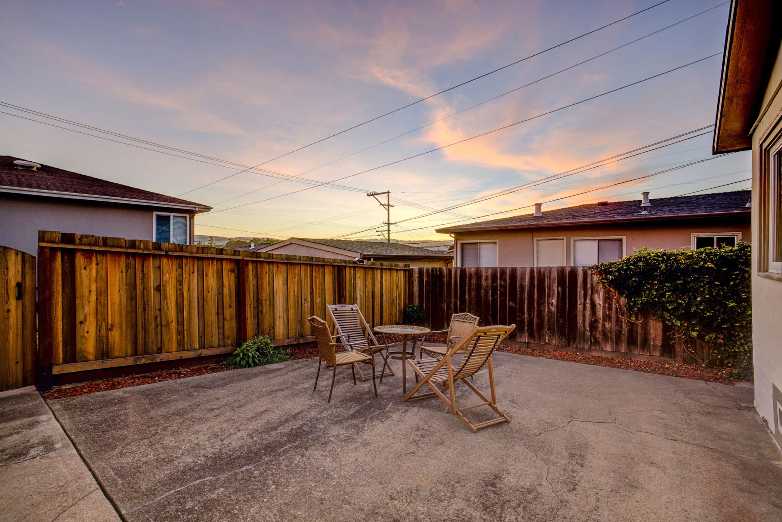 Home in South San Francisco · ★4.74 · 2 bedrooms · 2 beds · 1 private bath - Image 12